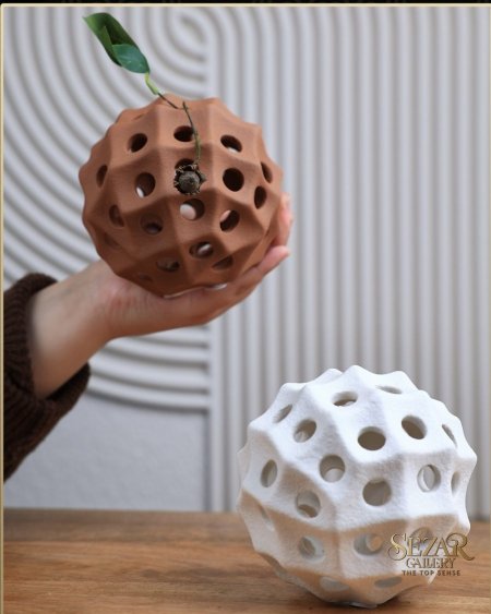 اللون البني